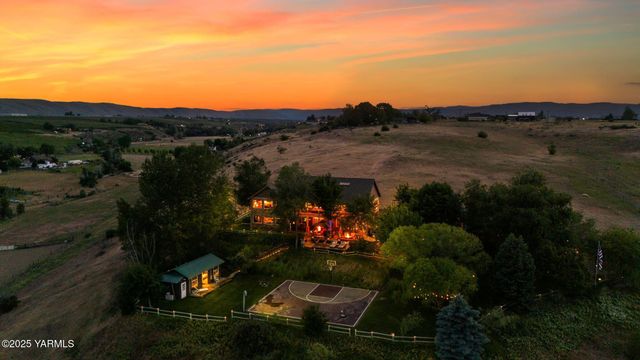 12900 Douglas Rd, Yakima, WA 98908