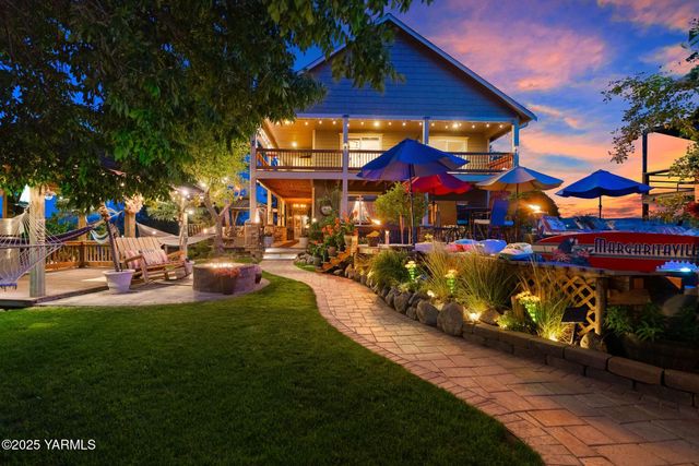 12900 Douglas Rd, Yakima, WA 98908