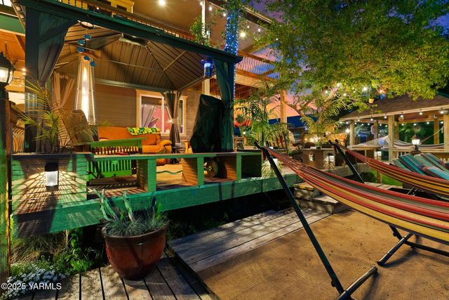 12900 Douglas Rd, Yakima, WA 98908