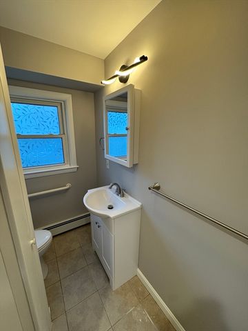 18 Brimsmead St, Marlborough, MA 01752