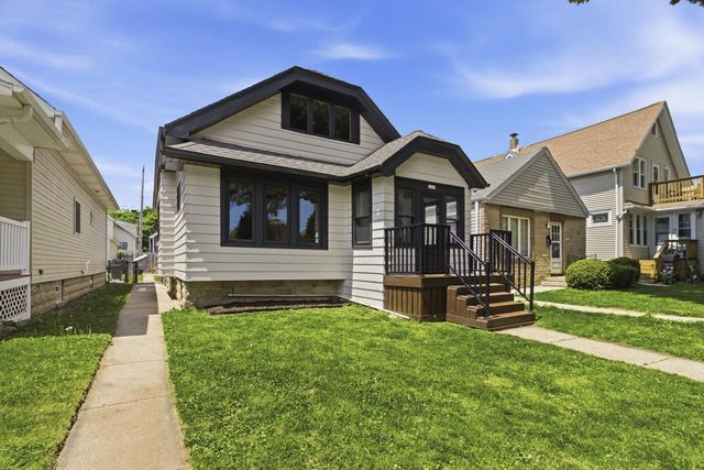 2251 S 73rd STREET, West Allis, WI 53219