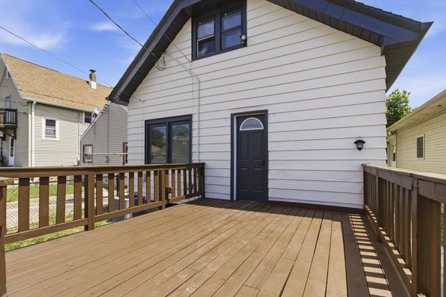 2251 S 73rd STREET, West Allis, WI 53219