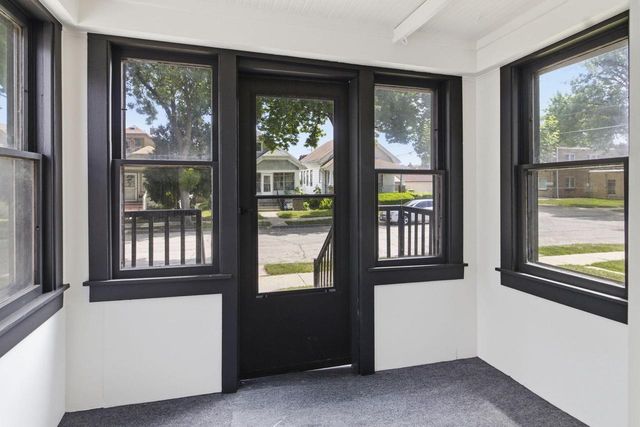 2251 S 73rd STREET, West Allis, WI 53219