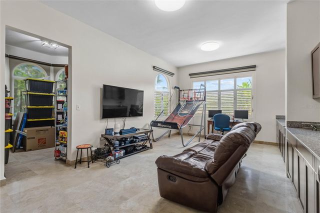 E10 C5, Guaynabo, PR 00969
