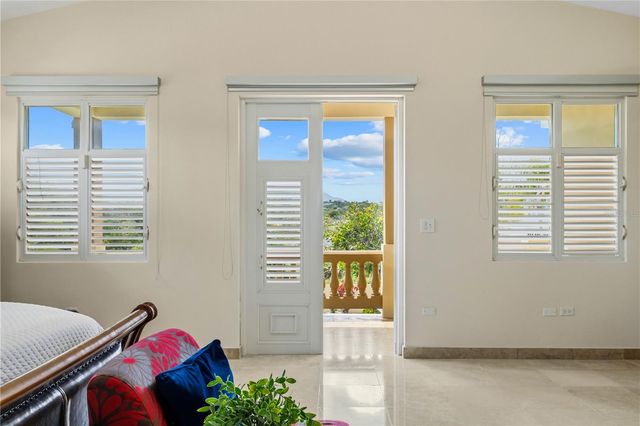 E10 C5, Guaynabo, PR 00969