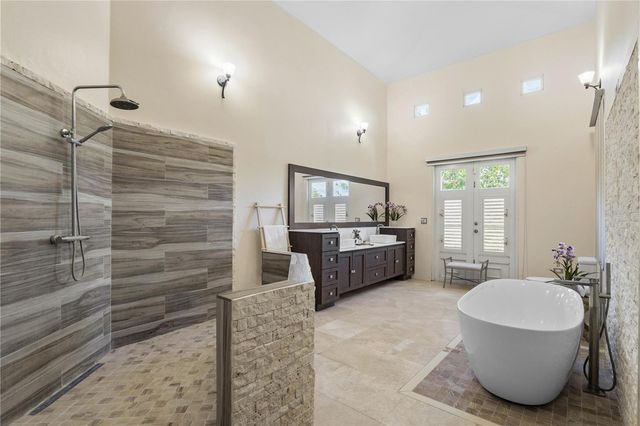 E10 C5, Guaynabo, PR 00969