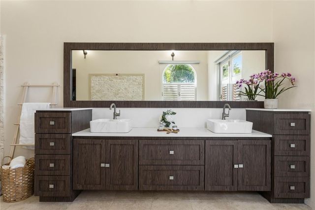 E10 C5, Guaynabo, PR 00969