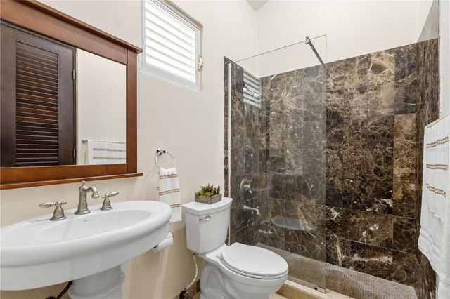 E10 C5, Guaynabo, PR 00969