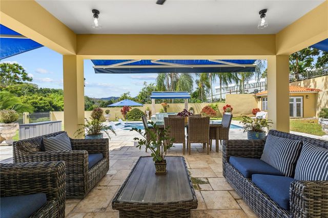 E10 C5, Guaynabo, PR 00969