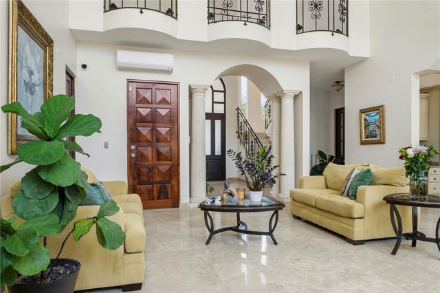 E10 C5, Guaynabo, PR 00969