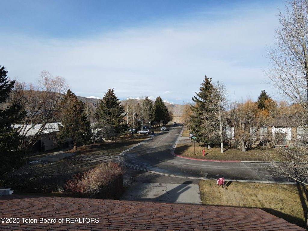 700 E PEARL Avenue, Jackson, WY 83001