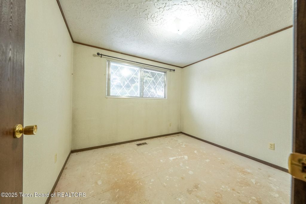 700 E PEARL Avenue, Jackson, WY 83001 photo 21