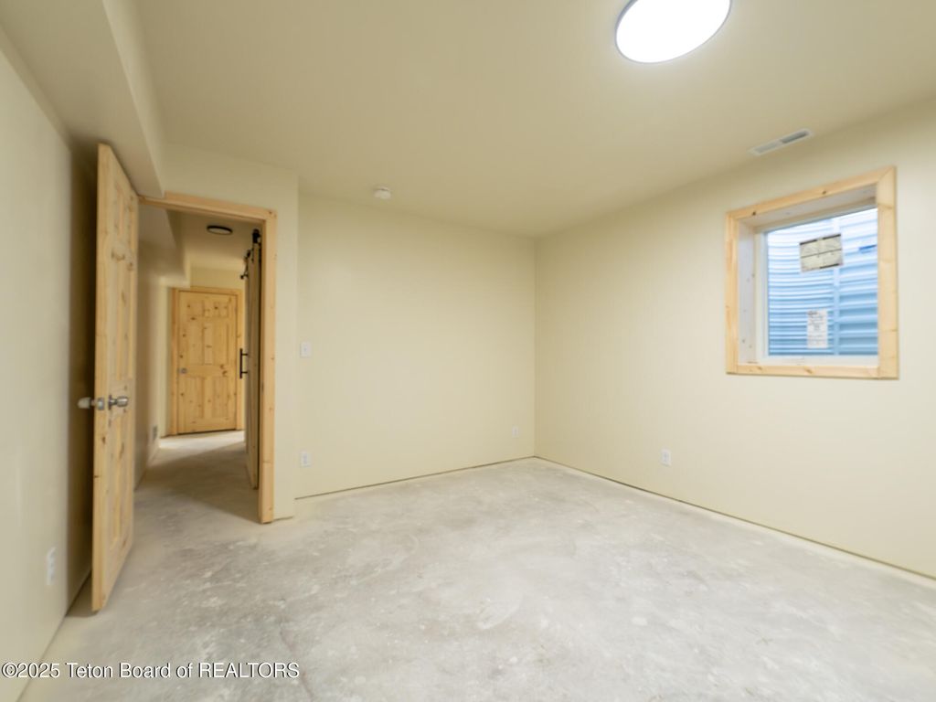 700 E PEARL Avenue, Jackson, WY 83001 photo 27