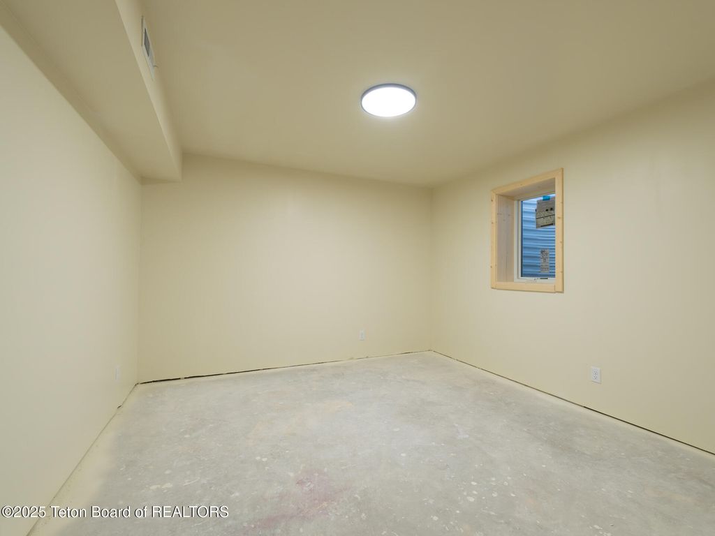 700 E PEARL Avenue, Jackson, WY 83001 photo 28