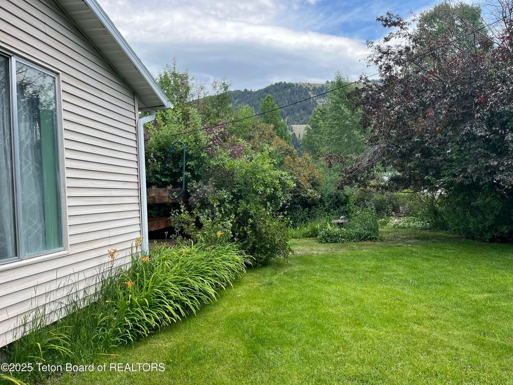 700 E PEARL Avenue, Jackson, WY 83001 photo 41