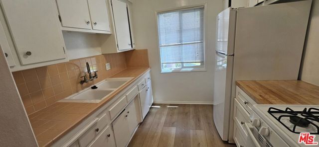 1227 S Holt Avenue, Los Angeles, CA 90035