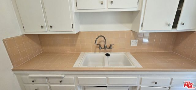 1227 S Holt Avenue, Los Angeles, CA 90035