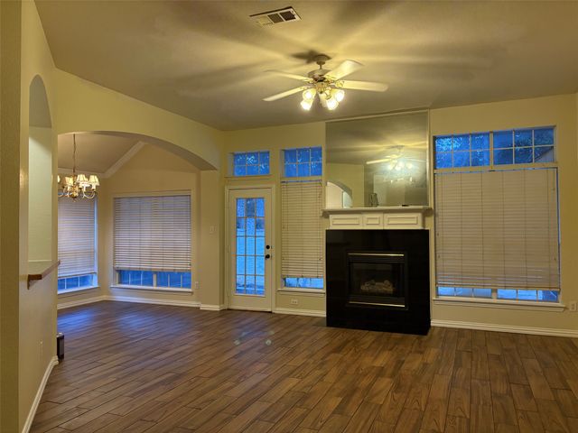 4701 Seachest Lane, Arlington, TX 76016
