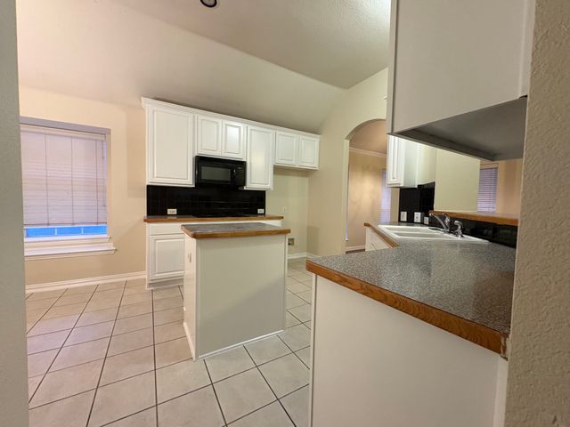 4701 Seachest Lane, Arlington, TX 76016