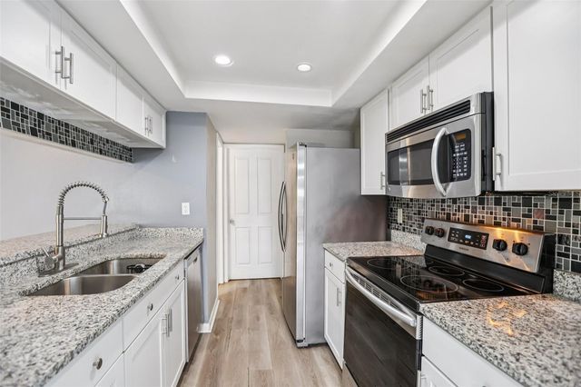 1310 MOUNTAINVIEW DRIVE 105, Tampa, FL 33612