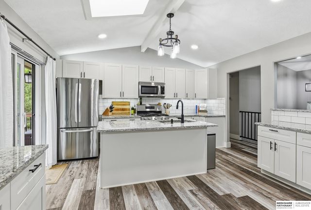 822 Driftwood Drive, Papillion, NE 68046