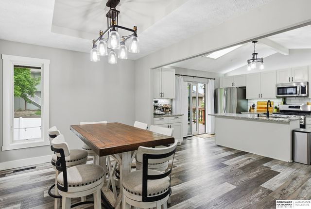 822 Driftwood Drive, Papillion, NE 68046
