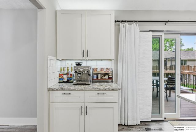 822 Driftwood Drive, Papillion, NE 68046