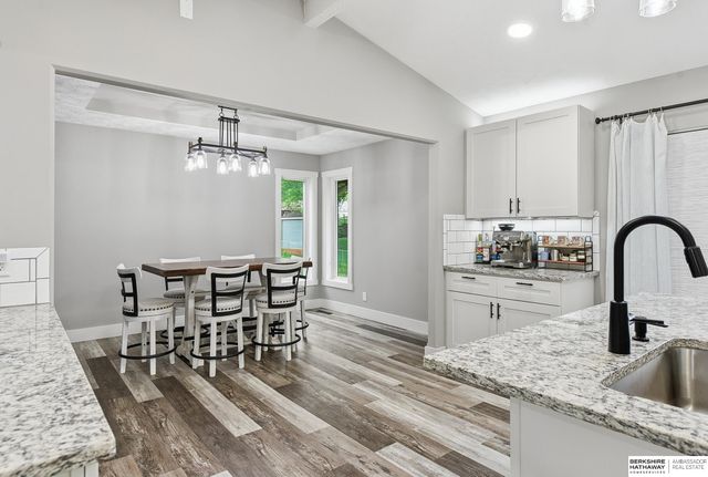 822 Driftwood Drive, Papillion, NE 68046