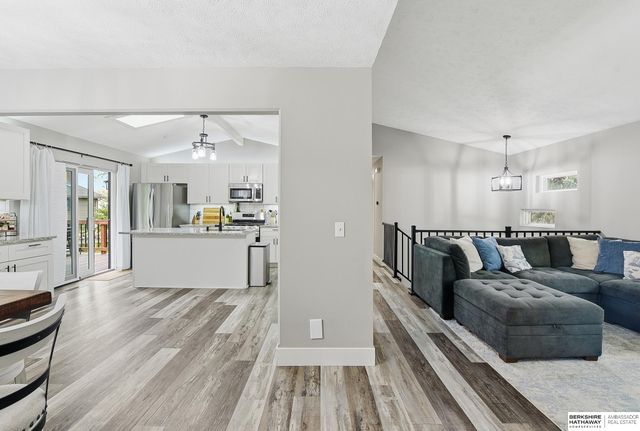 822 Driftwood Drive, Papillion, NE 68046