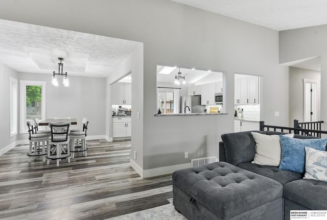 822 Driftwood Drive, Papillion, NE 68046