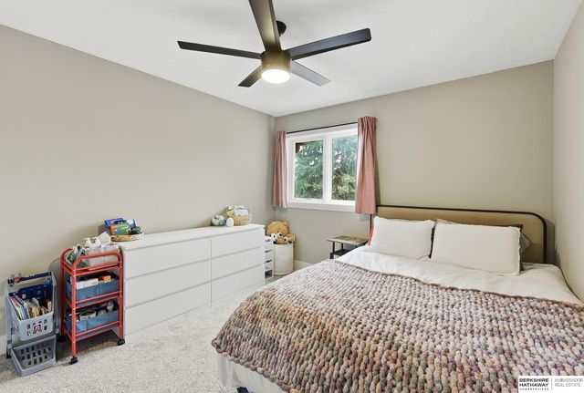 822 Driftwood Drive, Papillion, NE 68046