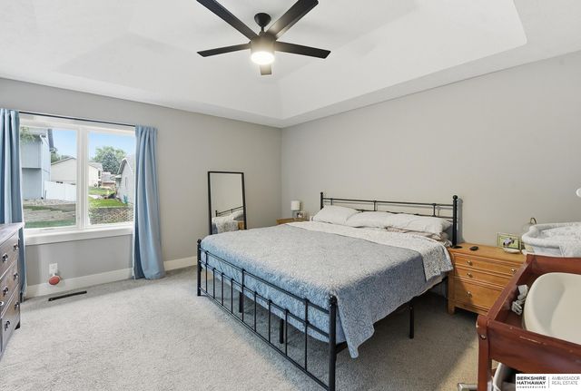 822 Driftwood Drive, Papillion, NE 68046