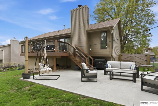 822 Driftwood Drive, Papillion, NE 68046