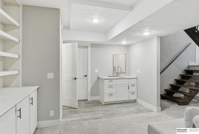 822 Driftwood Drive, Papillion, NE 68046