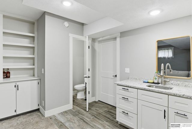 822 Driftwood Drive, Papillion, NE 68046