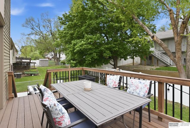 822 Driftwood Drive, Papillion, NE 68046