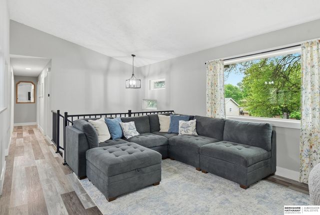 822 Driftwood Drive, Papillion, NE 68046