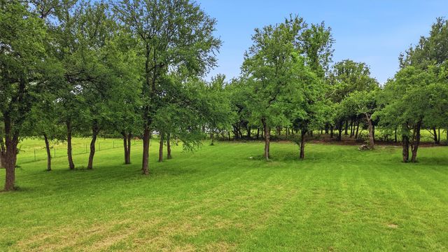 2700 Randell Lake Road, Denison, TX 75020