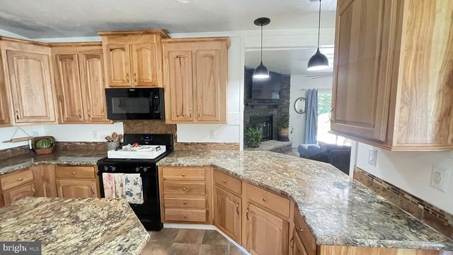 67 FOXHILL RD, Quakertown, PA 18951