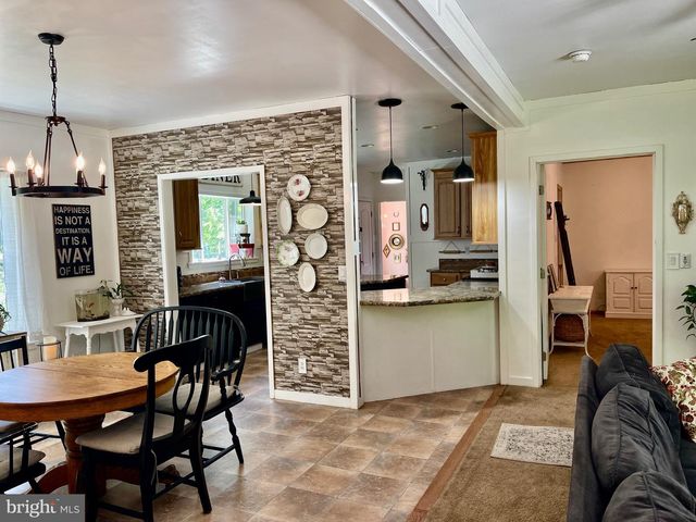 67 FOXHILL RD, Quakertown, PA 18951