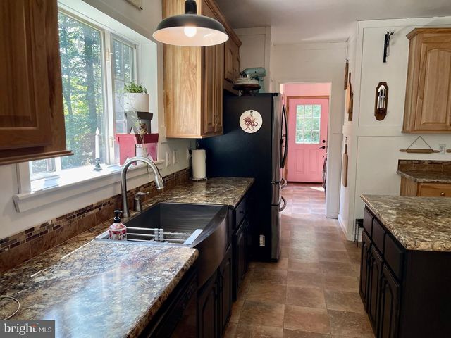 67 FOXHILL RD, Quakertown, PA 18951