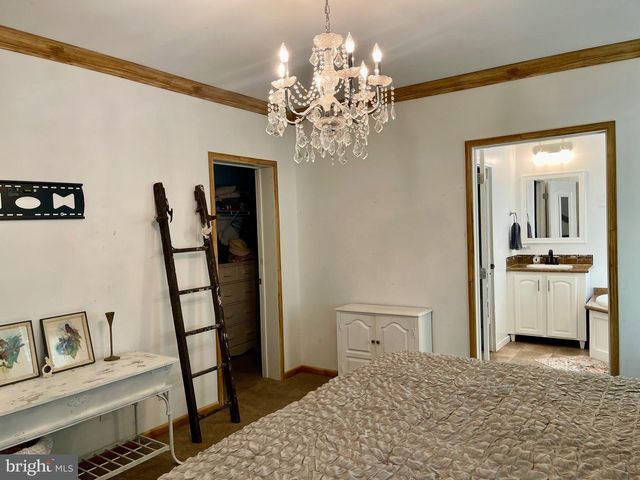 67 FOXHILL RD, Quakertown, PA 18951