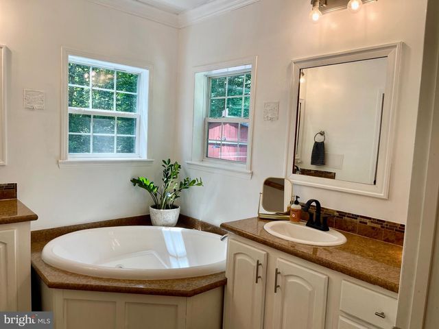 67 FOXHILL RD, Quakertown, PA 18951