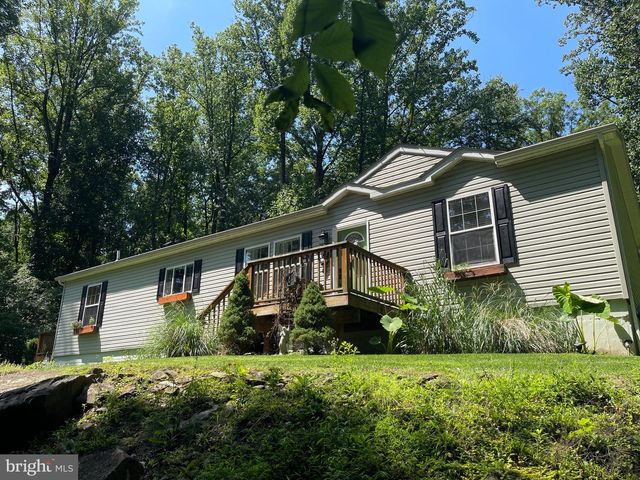 67 FOXHILL RD, Quakertown, PA 18951