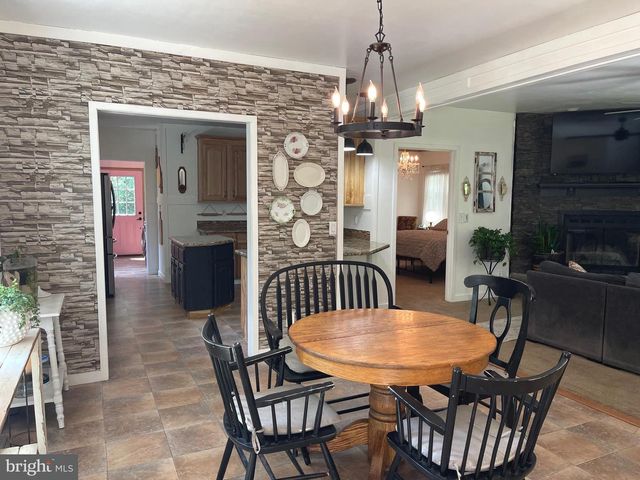 67 FOXHILL RD, Quakertown, PA 18951