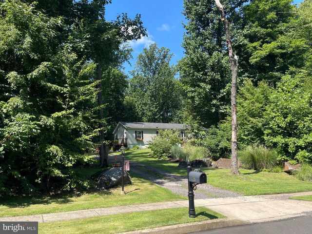67 FOXHILL RD, Quakertown, PA 18951