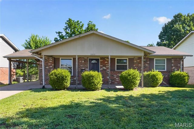 2371 Farflung Drive, Florissant, MO 63031