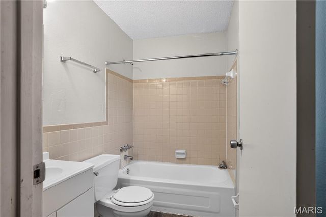 2371 Farflung Drive, Florissant, MO 63031