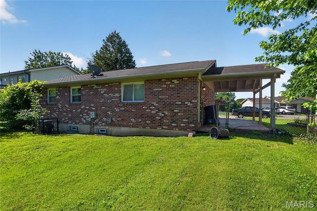 2371 Farflung Drive, Florissant, MO 63031