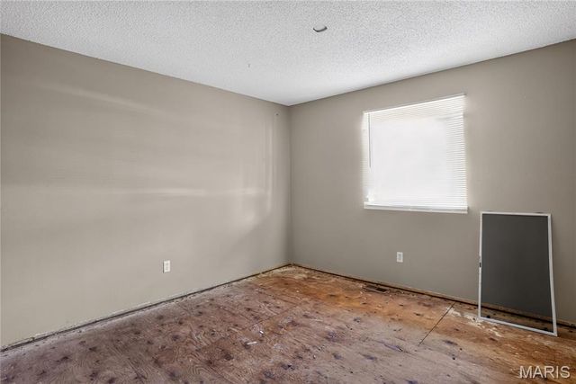 2371 Farflung Drive, Florissant, MO 63031
